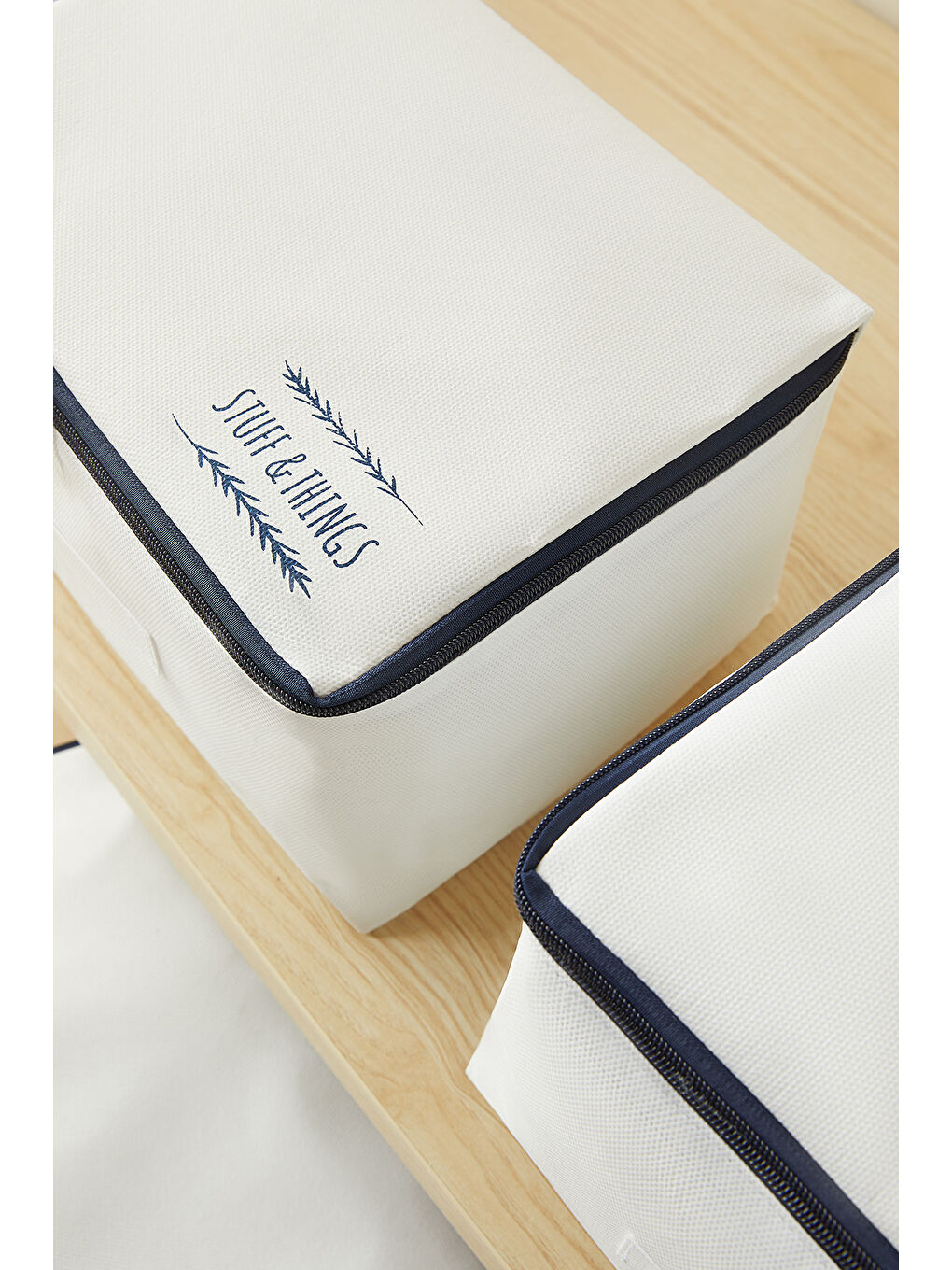 4'lü Lacivert Fermuarlı Beyaz Renk Stuff & Things Hurç Set-1