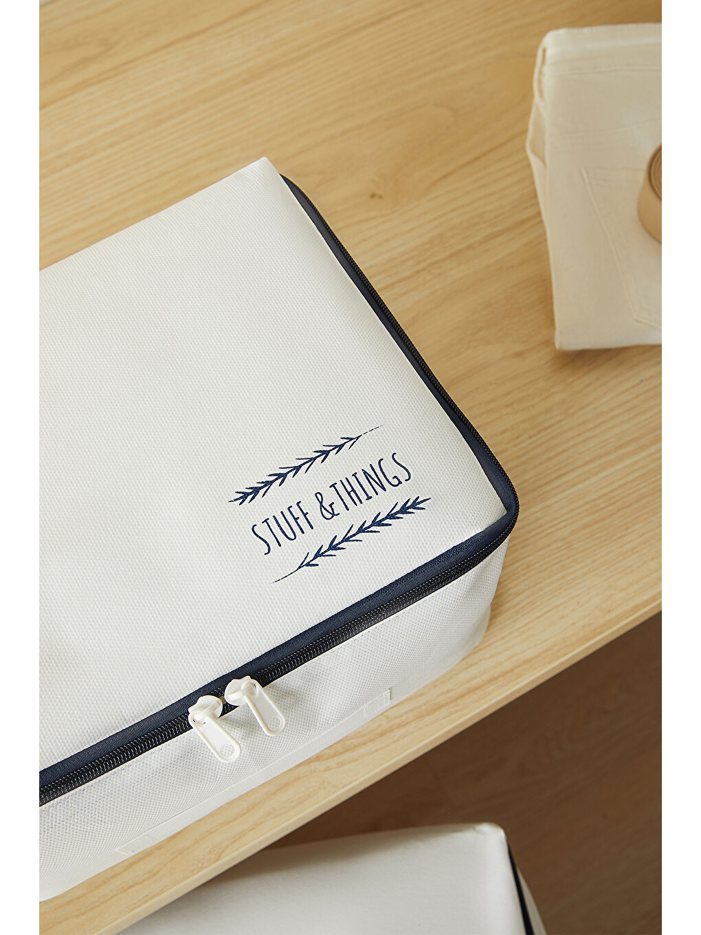 4'lü Lacivert Fermuarlı Beyaz Renk Stuff & Things Hurç Set-3