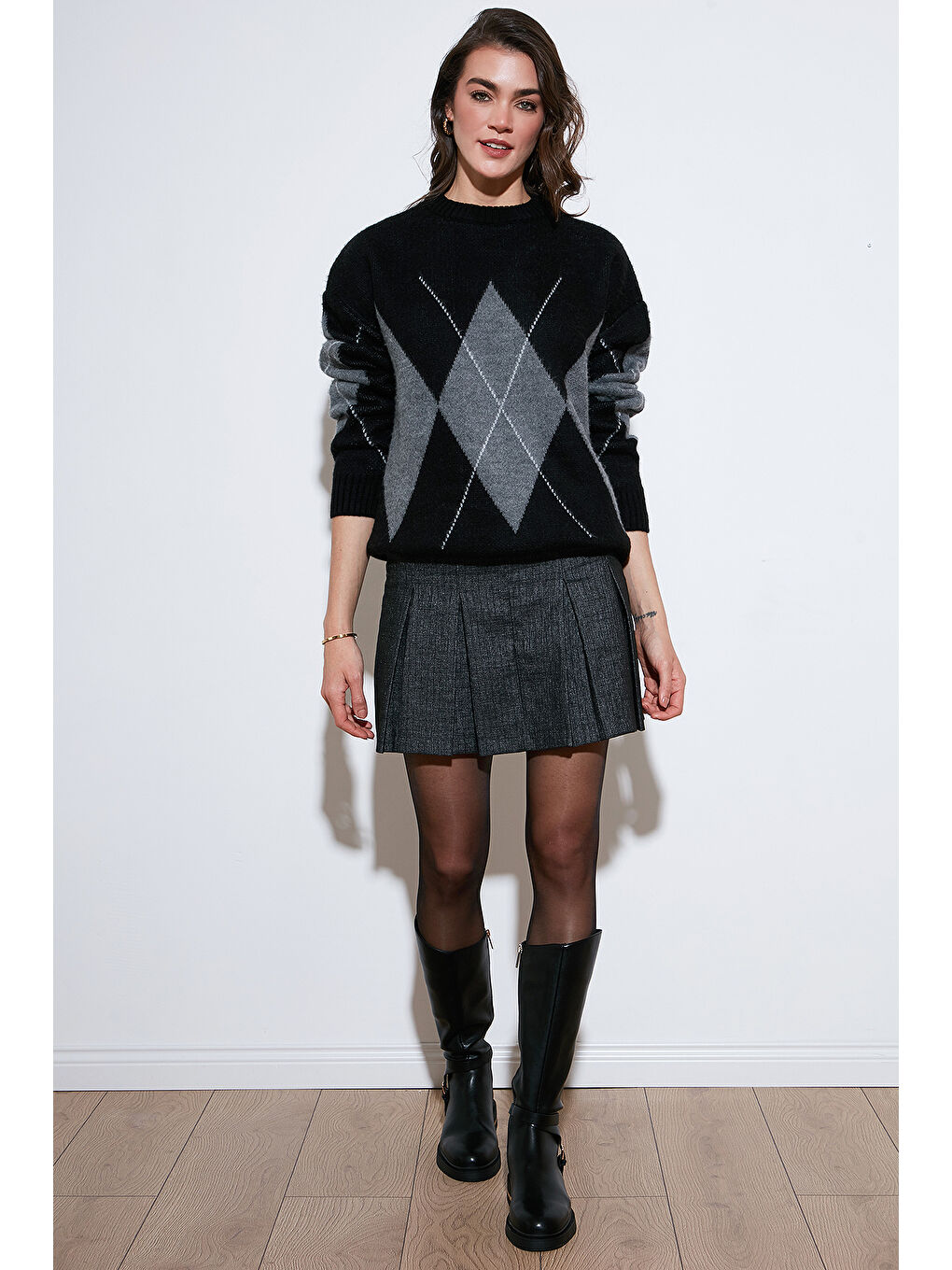 Siyah Baklava Desenli Standart Fit Bisiklet Yaka Kazak 4615574-1