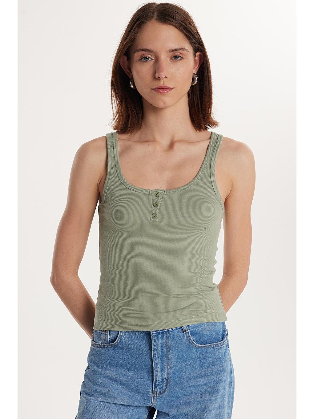 Yeşil Kadın Modal Kumaş Standart Fit İnce Askılı U Yaka Düğmeli Mint Body Atlet-3