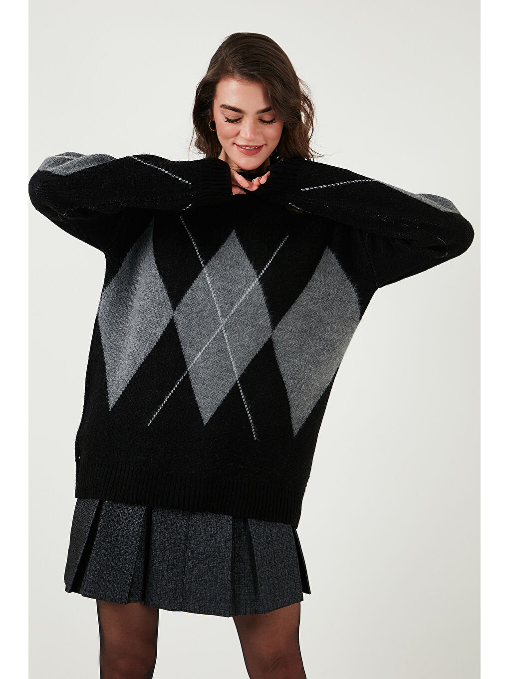 Siyah Baklava Desenli Standart Fit Bisiklet Yaka Kazak 4615574-3