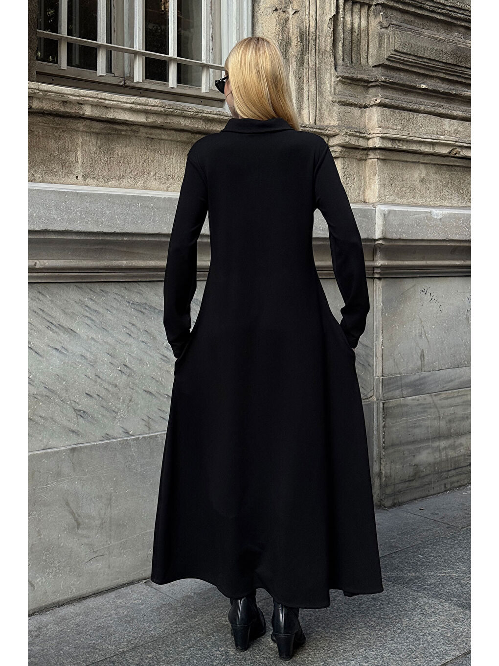 Siyah Polo Yaka Fermuarlı Çift Cep Rahat Kesim Elbise-3