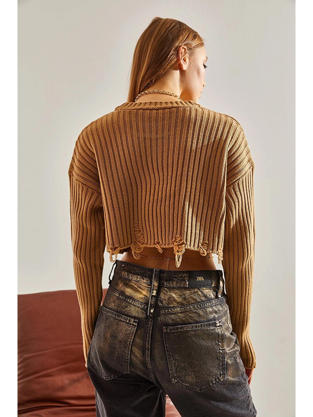 Bej Kadın Bisiklet Yaka Yırtık Detaylı Crop Triko Kazak-1