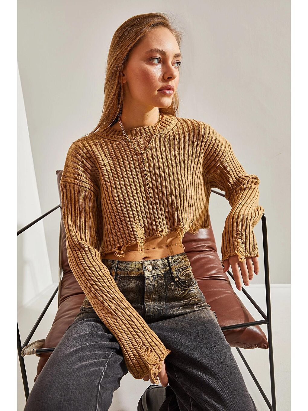 Bej Kadın Bisiklet Yaka Yırtık Detaylı Crop Triko Kazak-2