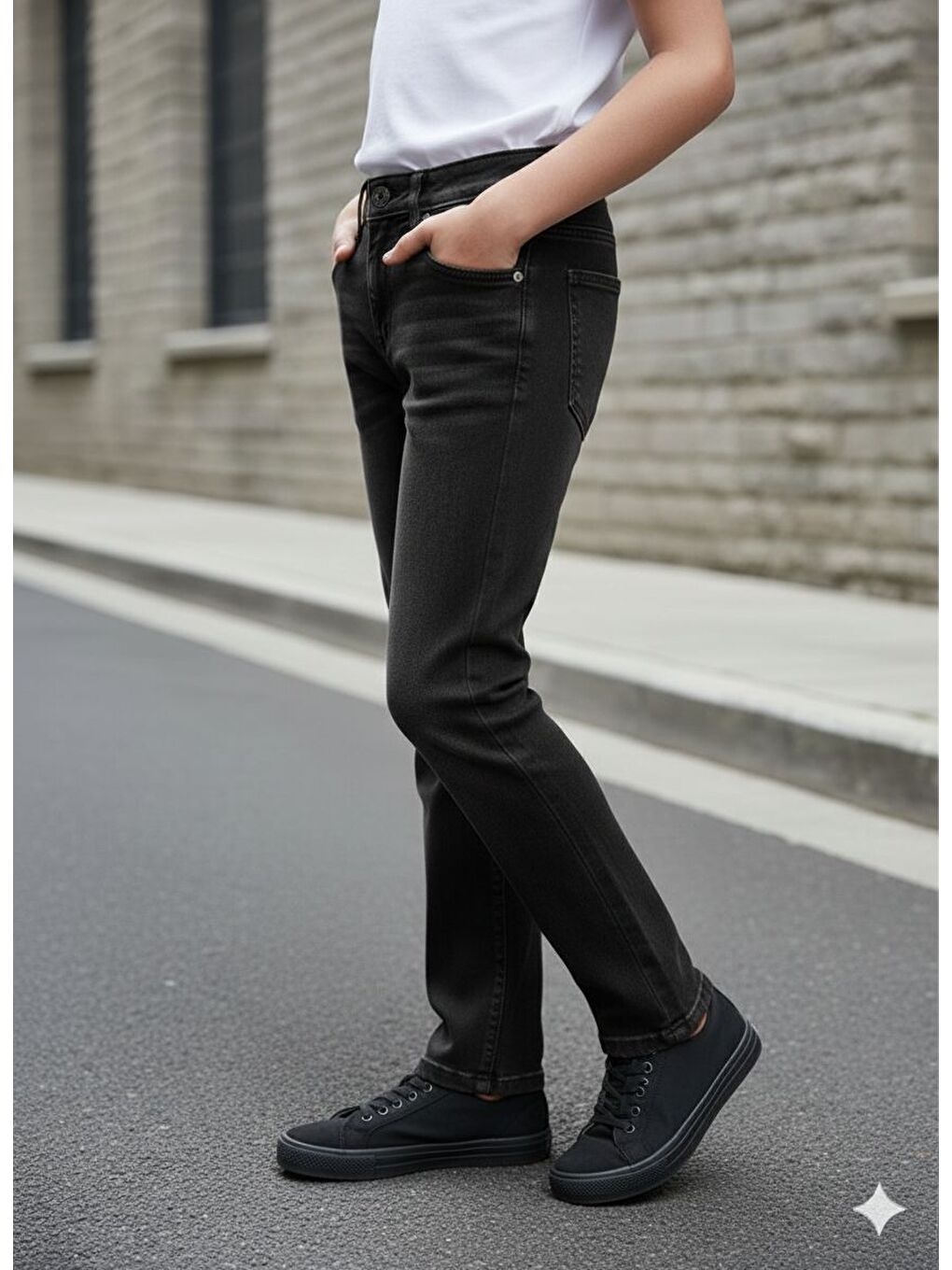 Siyah Erkek Çocuk Elastanlı Taşlanmış Jean Pantolon PNT2606-3