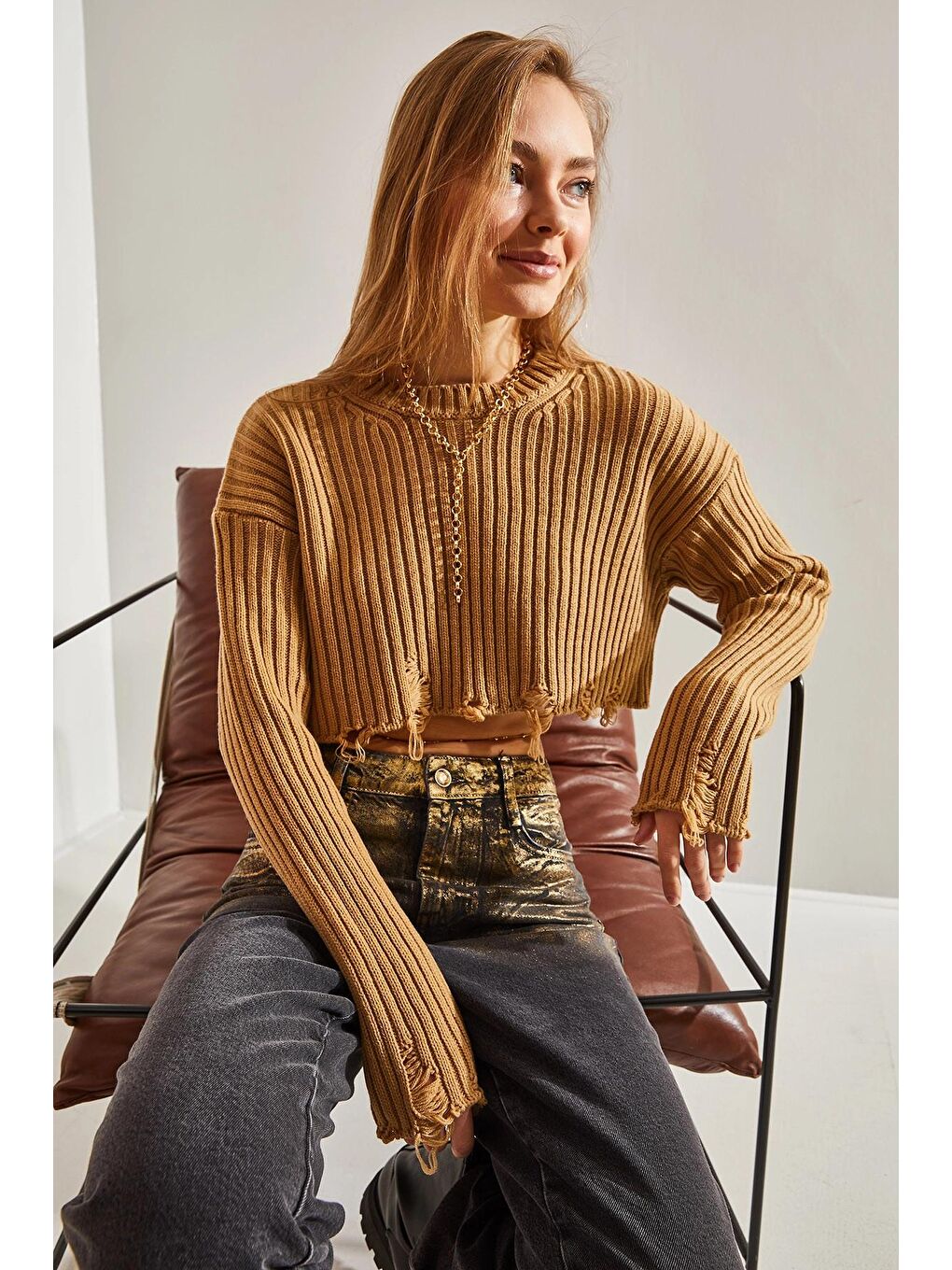 Bej Kadın Bisiklet Yaka Yırtık Detaylı Crop Triko Kazak-4