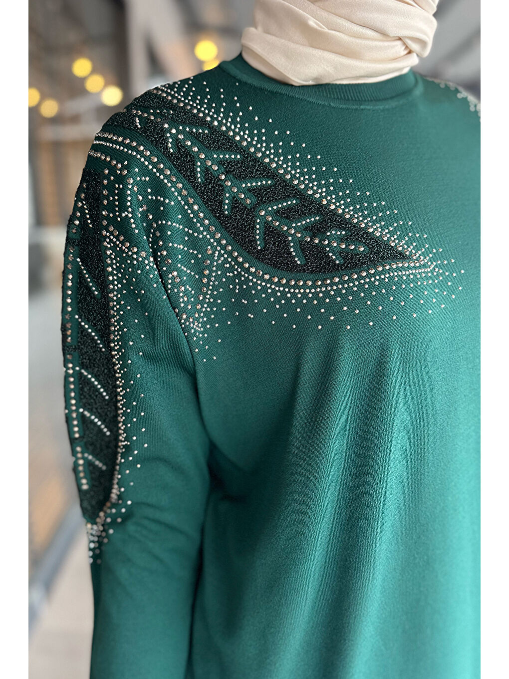 Yeşil Taş İşlemeli Bisiklet Yaka Tesettür Triko Tunik-5