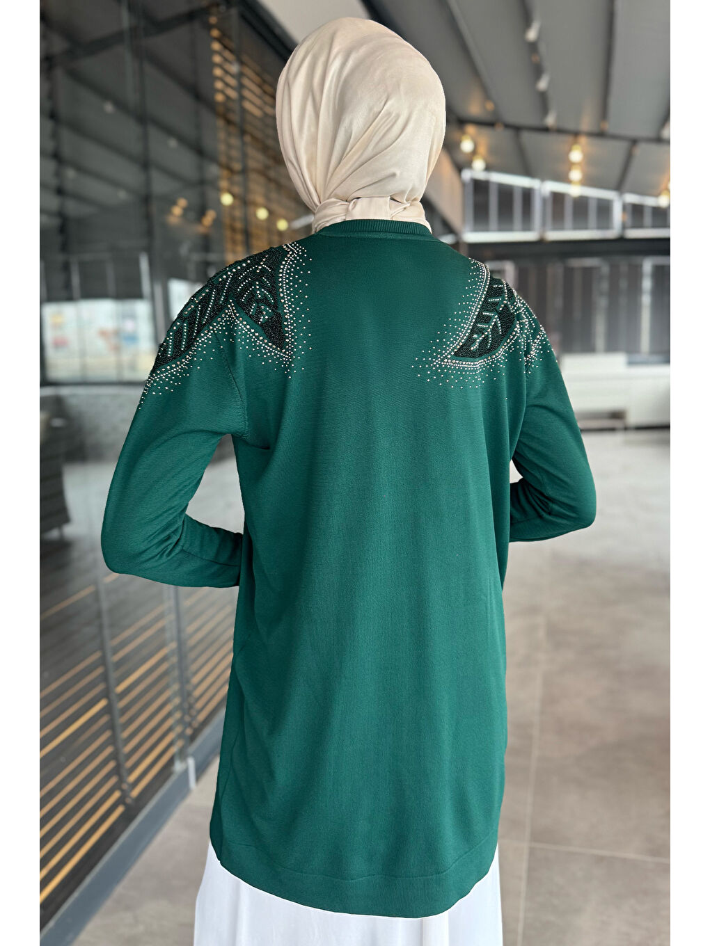 Yeşil Taş İşlemeli Bisiklet Yaka Tesettür Triko Tunik-7