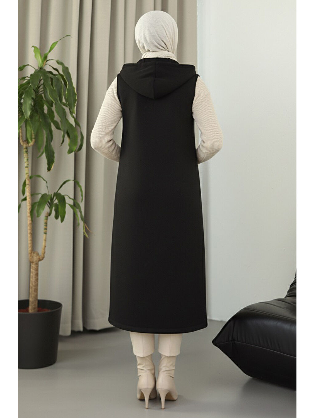 Düğmeli Zincir Detaylı Kaşe Yelek Siyah - 28035-SIYAH-2