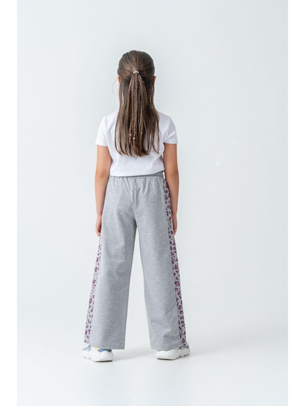 Gri Yan İki Parça Boydan Baskılı Kız Çocuk Eşofman Altı-4