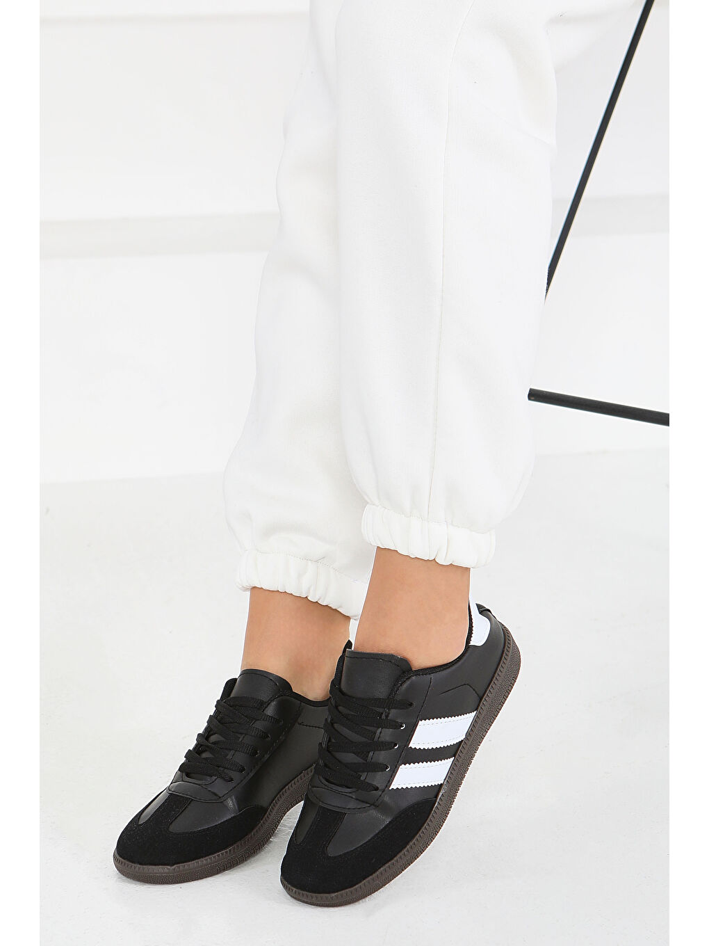 Kadın Siyah Beyaz Suni Deri Spor Ayakkabı - 27702-SIYAH-BEYAZ-3