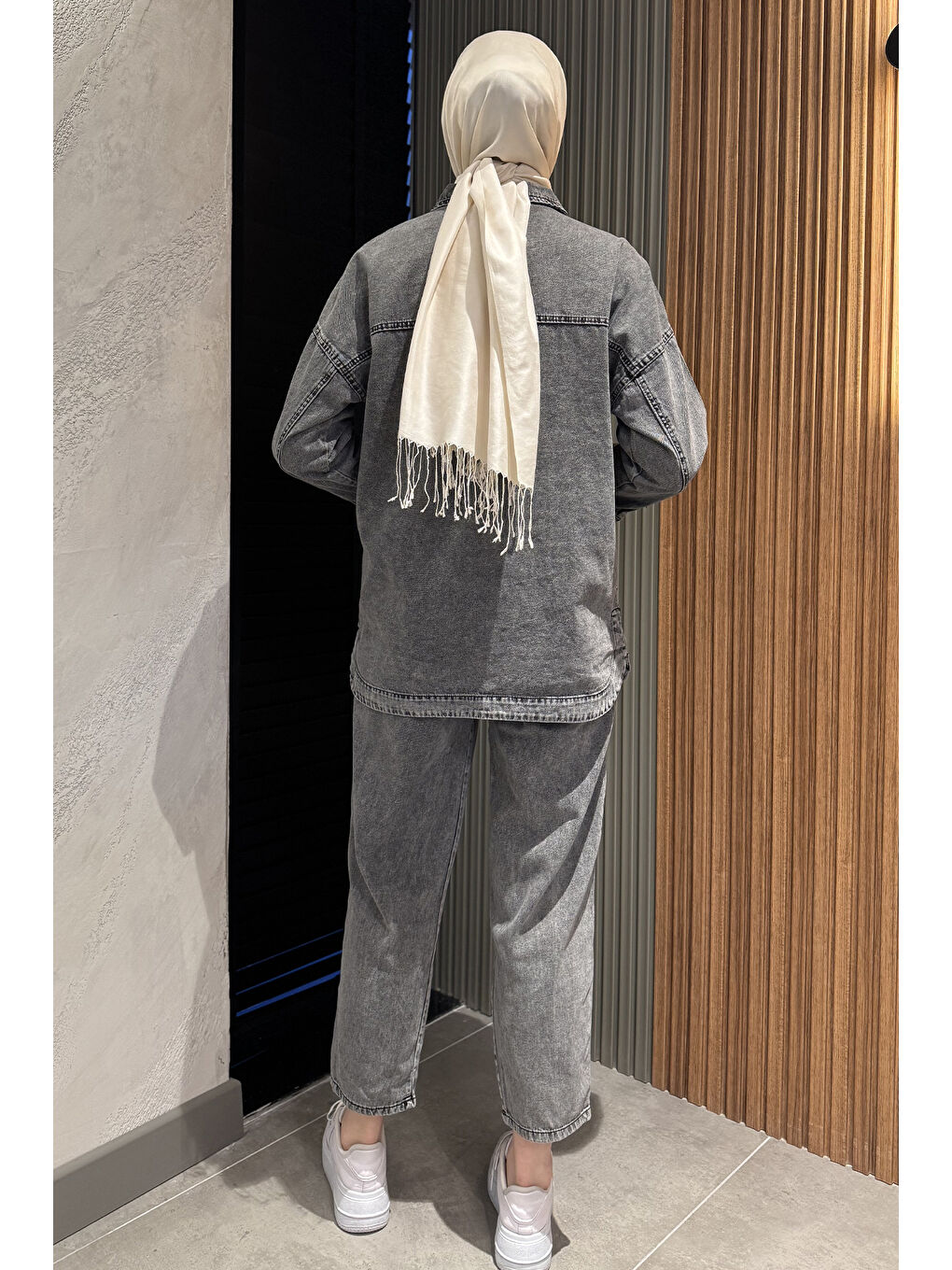 Antrasit Kadın Tek Cepli Taş Detaylı Jean Jean Ceket Pantolon Tesettür İkili Takım-7