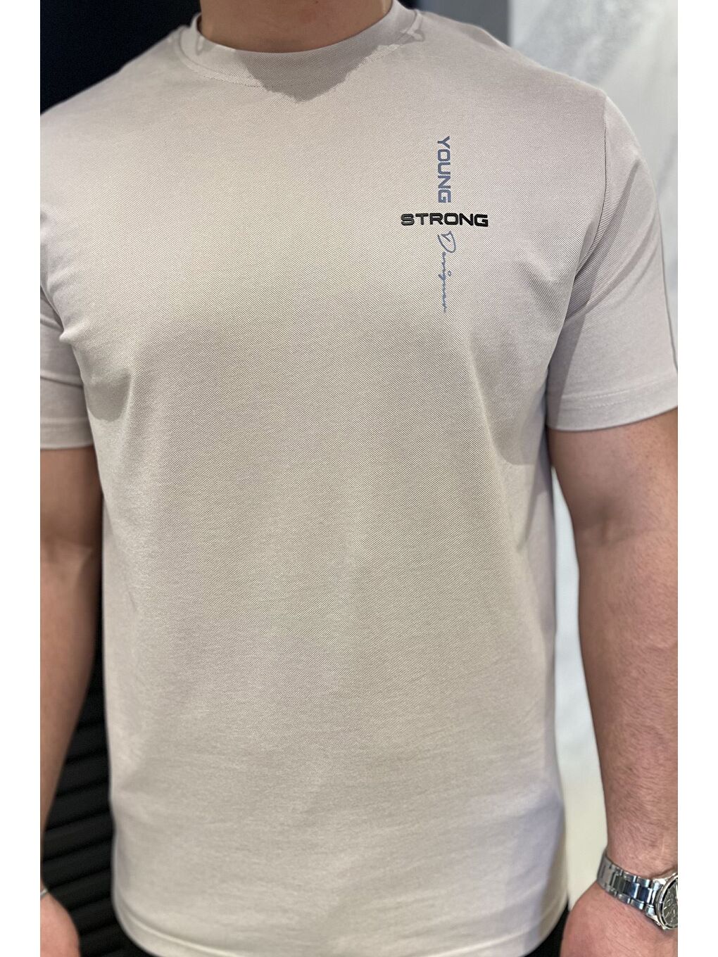 Bej Erkek Bisiklet Yaka Baskılı Şerit Detaylı Tişört-3