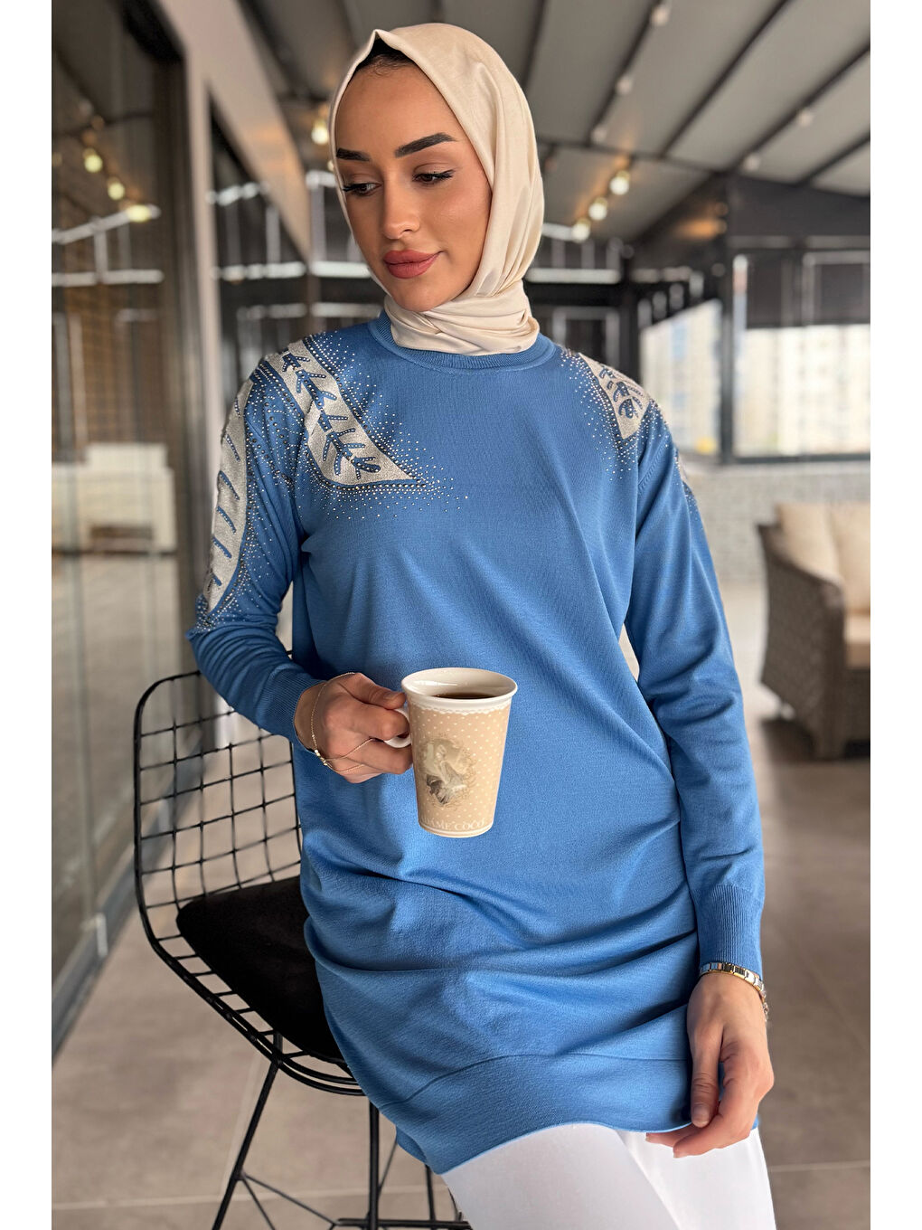 Mavi Taş İşlemeli Bisiklet Yaka Tesettür Triko Tunik-3