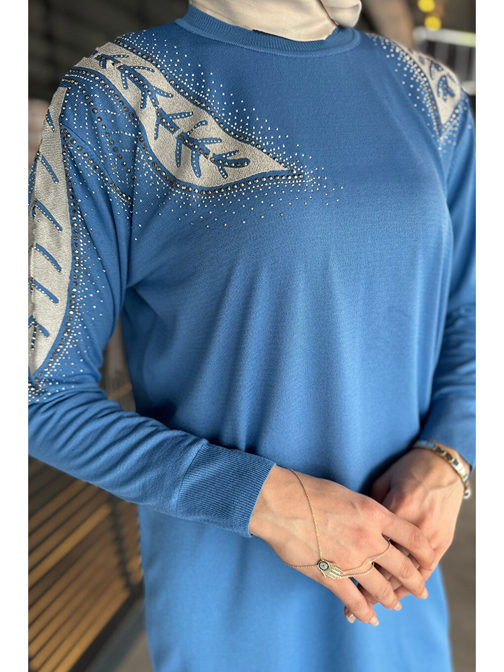 Mavi Taş İşlemeli Bisiklet Yaka Tesettür Triko Tunik-4