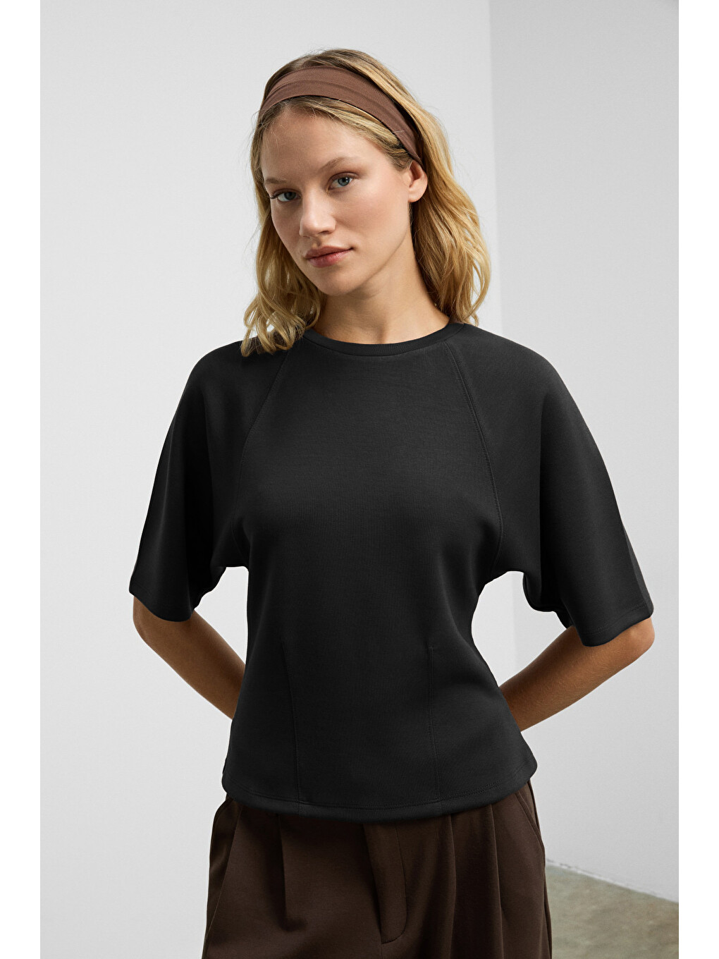 Siyah JOLIEZA Kadın Bisiklet Yaka Pens Detaylı Kısa Reglan Kollu Relaxed Fit SİYAH Bluz-2