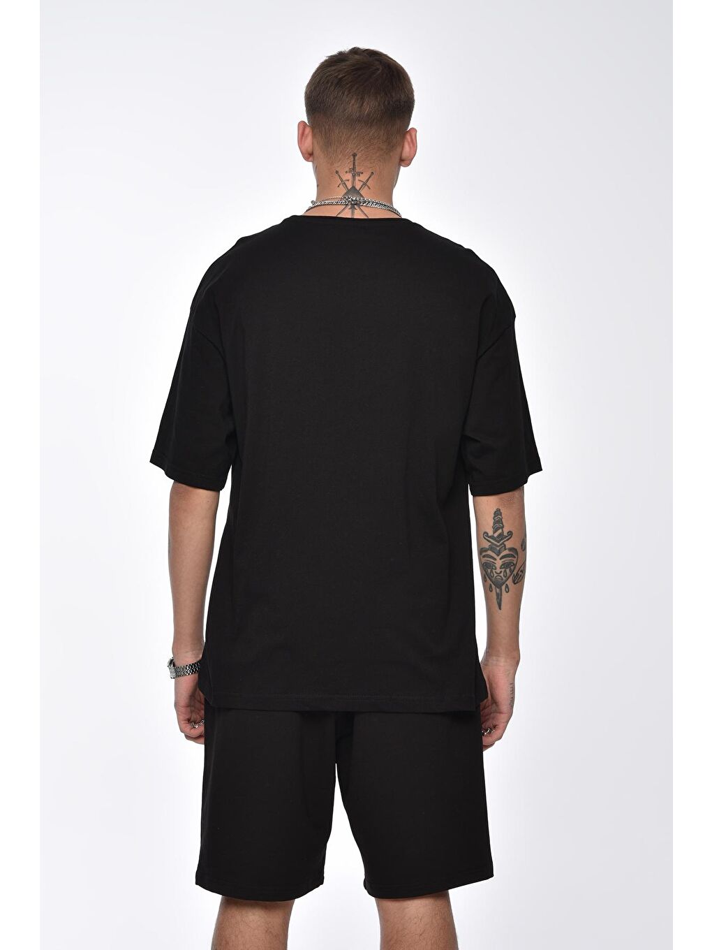 Siyah Baskılı Overize Tişört-3