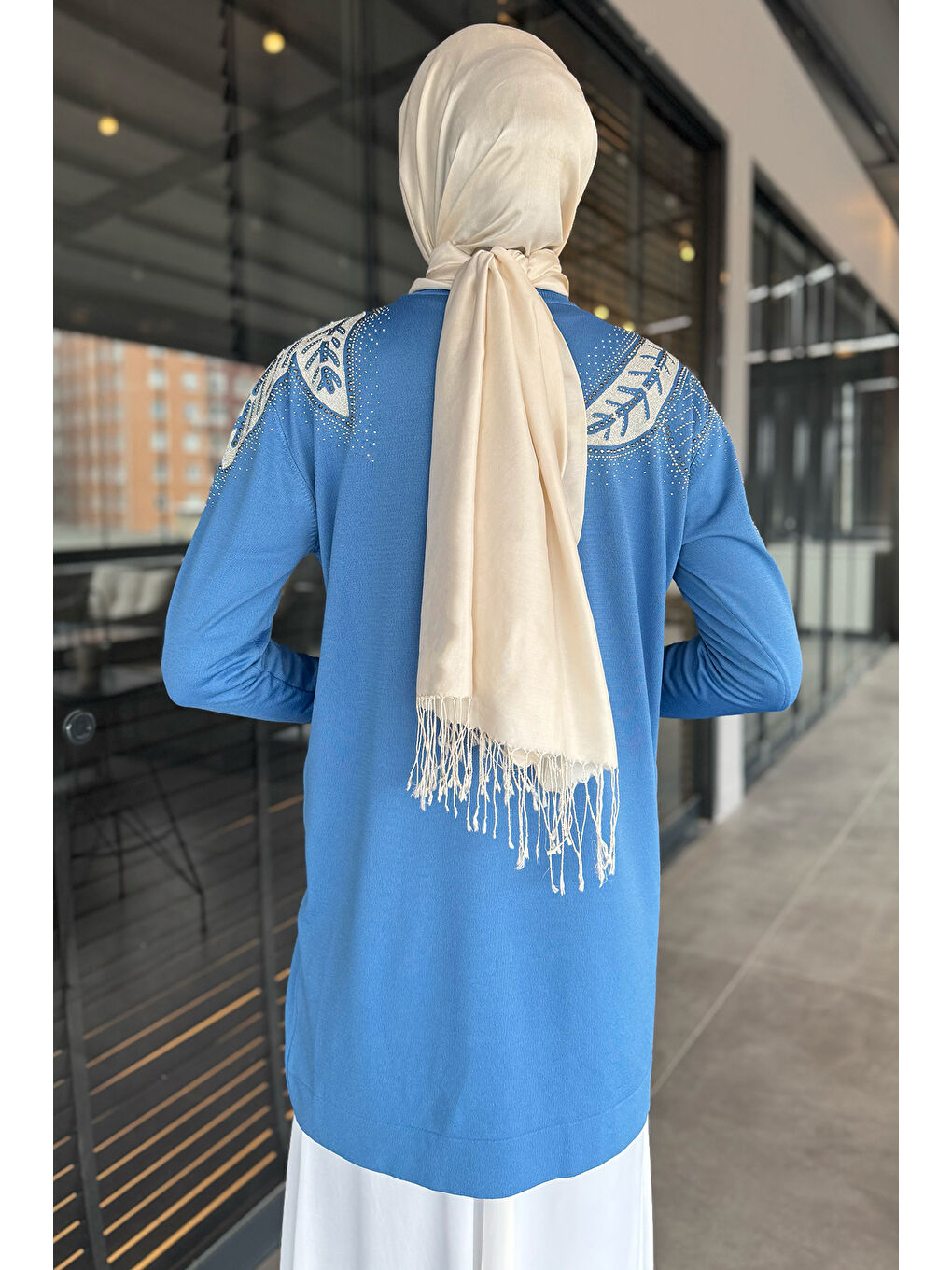 Mavi Taş İşlemeli Bisiklet Yaka Tesettür Triko Tunik-6