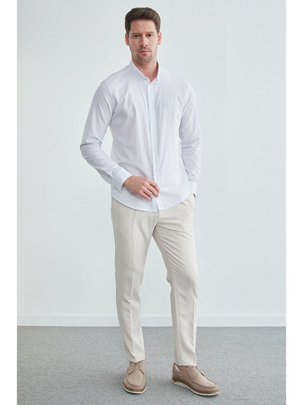 Beyaz Çizgili Düğmeli Gömlek-1