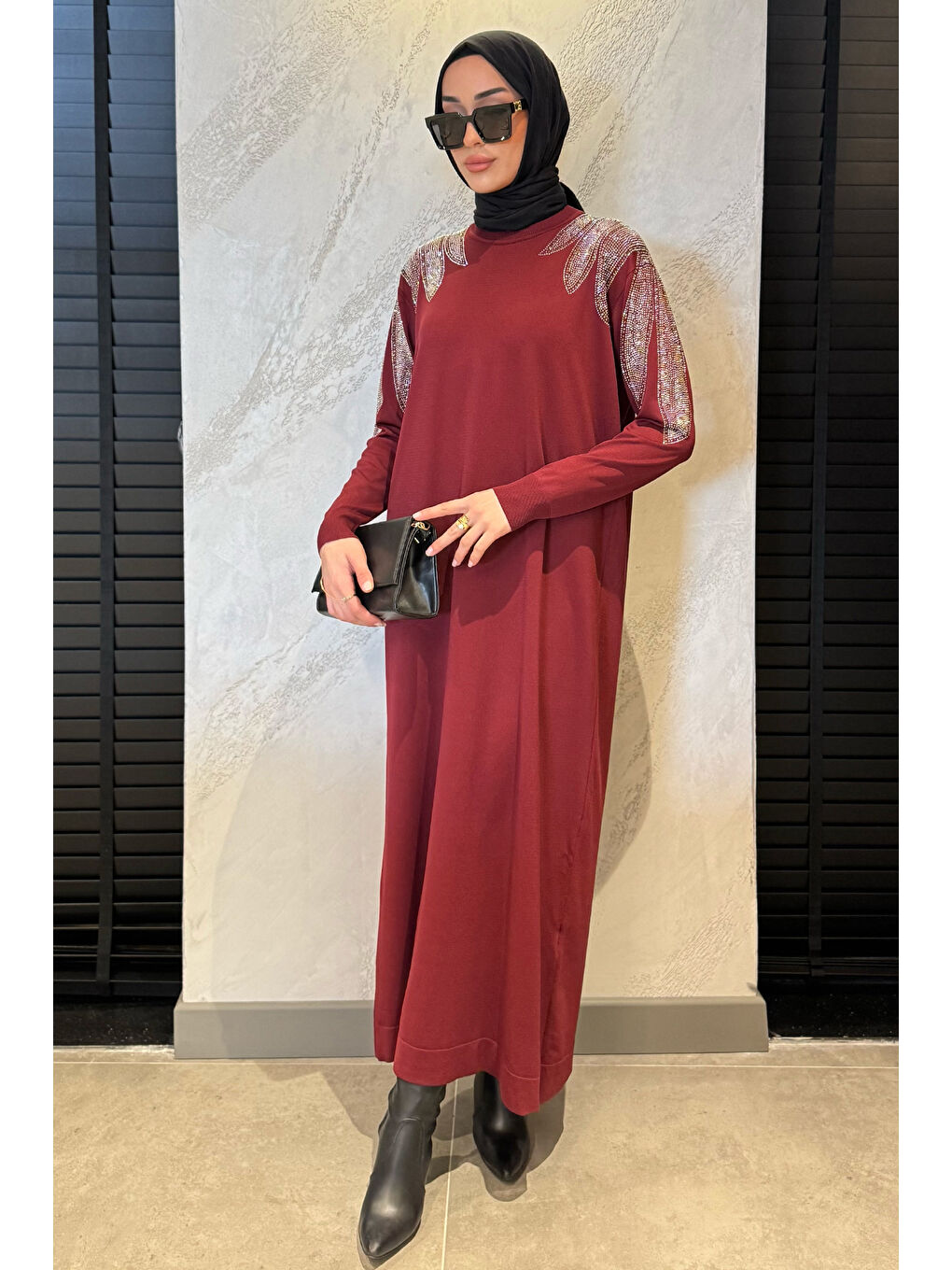 Bordo Taş İşlemeli Tesettür Triko Elbise-1
