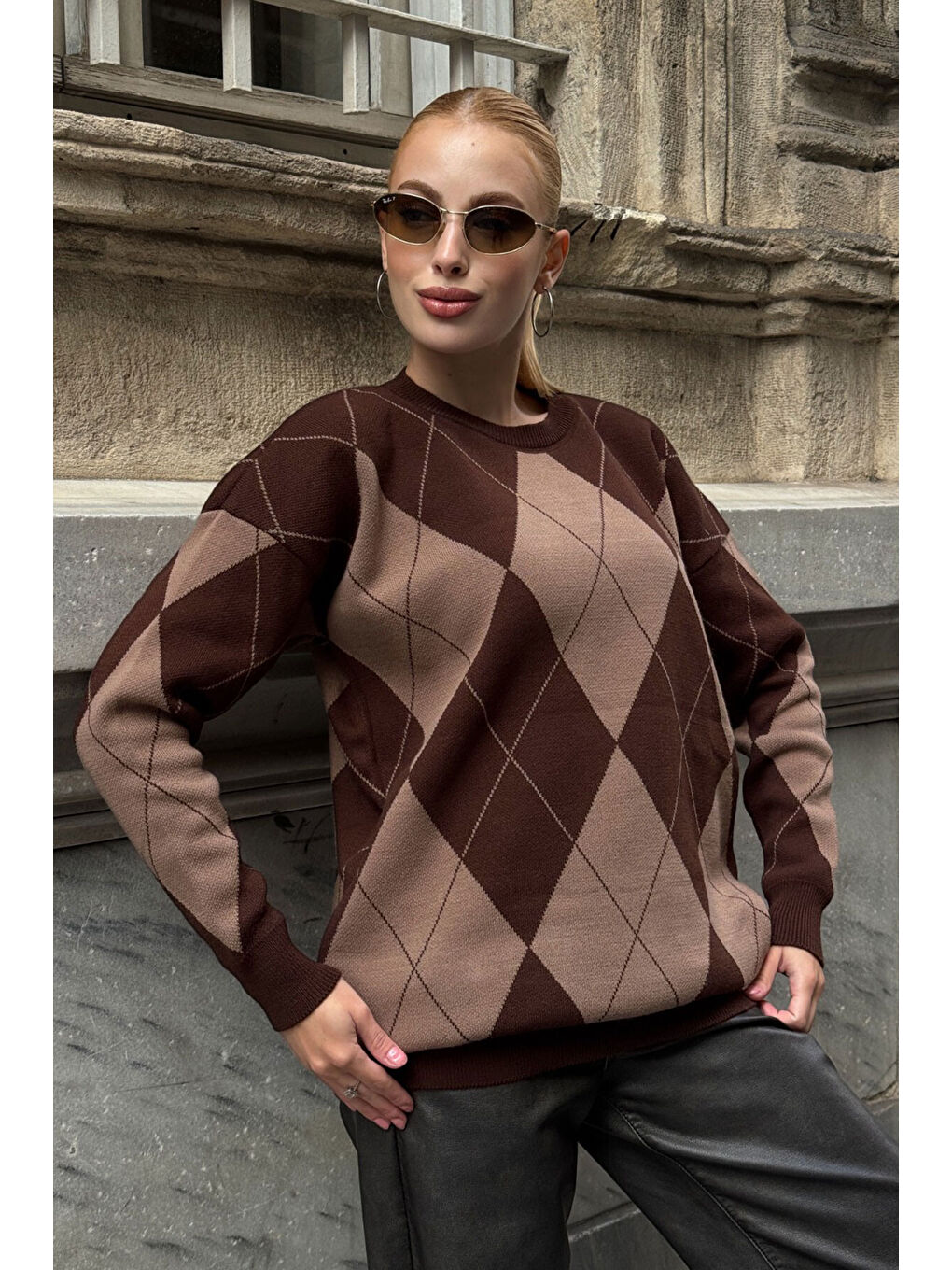 Kahverengi Bisiklet Yaka Baklava Desenli Triko Kazak-3