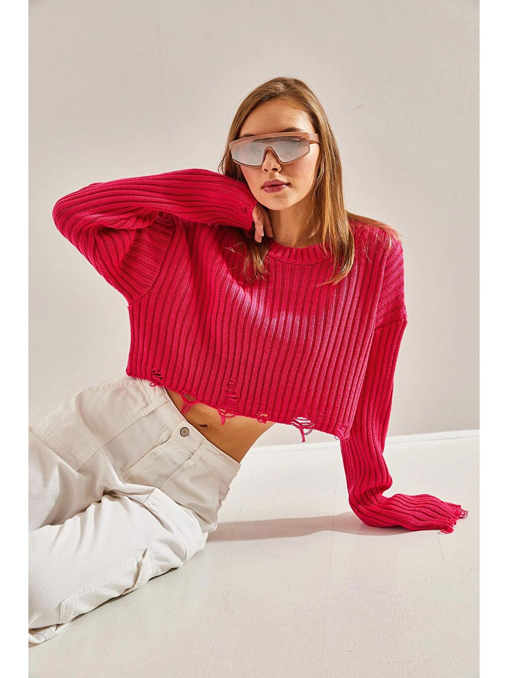 Fuşya Kadın Bisiklet Yaka Yırtık Detaylı Crop Triko Kazak-1