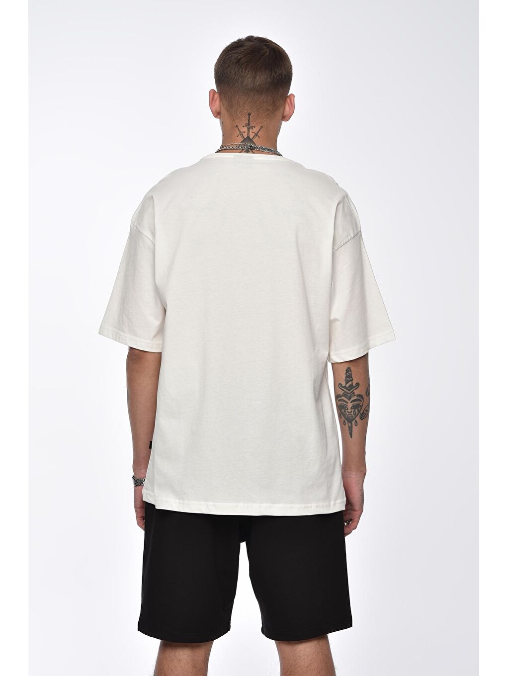 Ekru Baskılı Overize Tişört-3