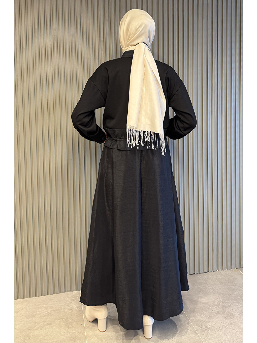 Siyah Bel Lastikli Paraşüt Garnili Yaka Çıtçıt Detaylı Bluz Etek Tesettür İkili Takım-6