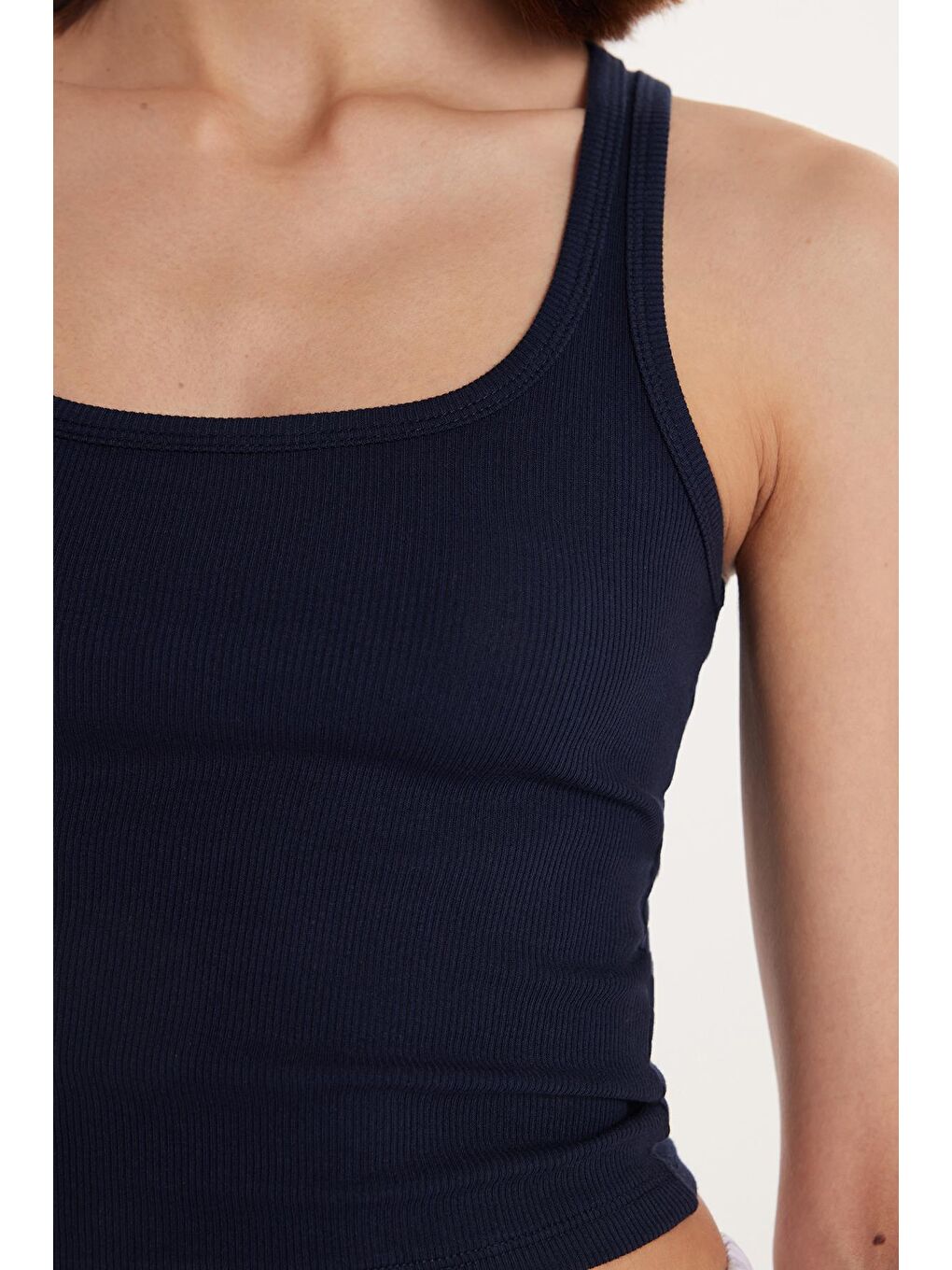 Kadın Slim Fit Dar Kesim İnce Askılı U Yaka Lacivert Body Atlet-2