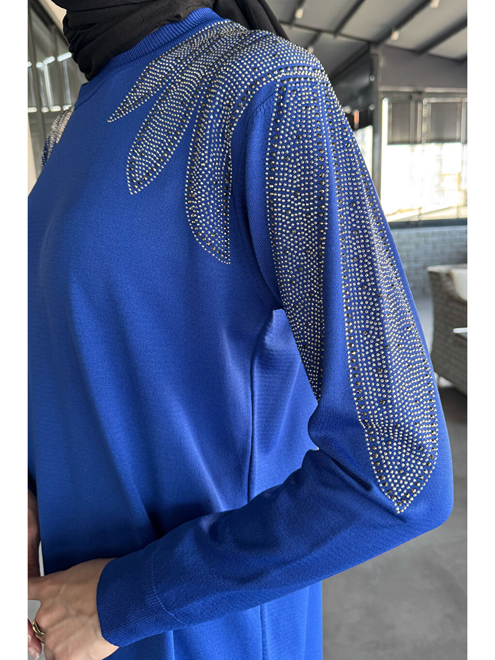 Mavi Taş İşlemeli Tesettür Triko Elbise-4