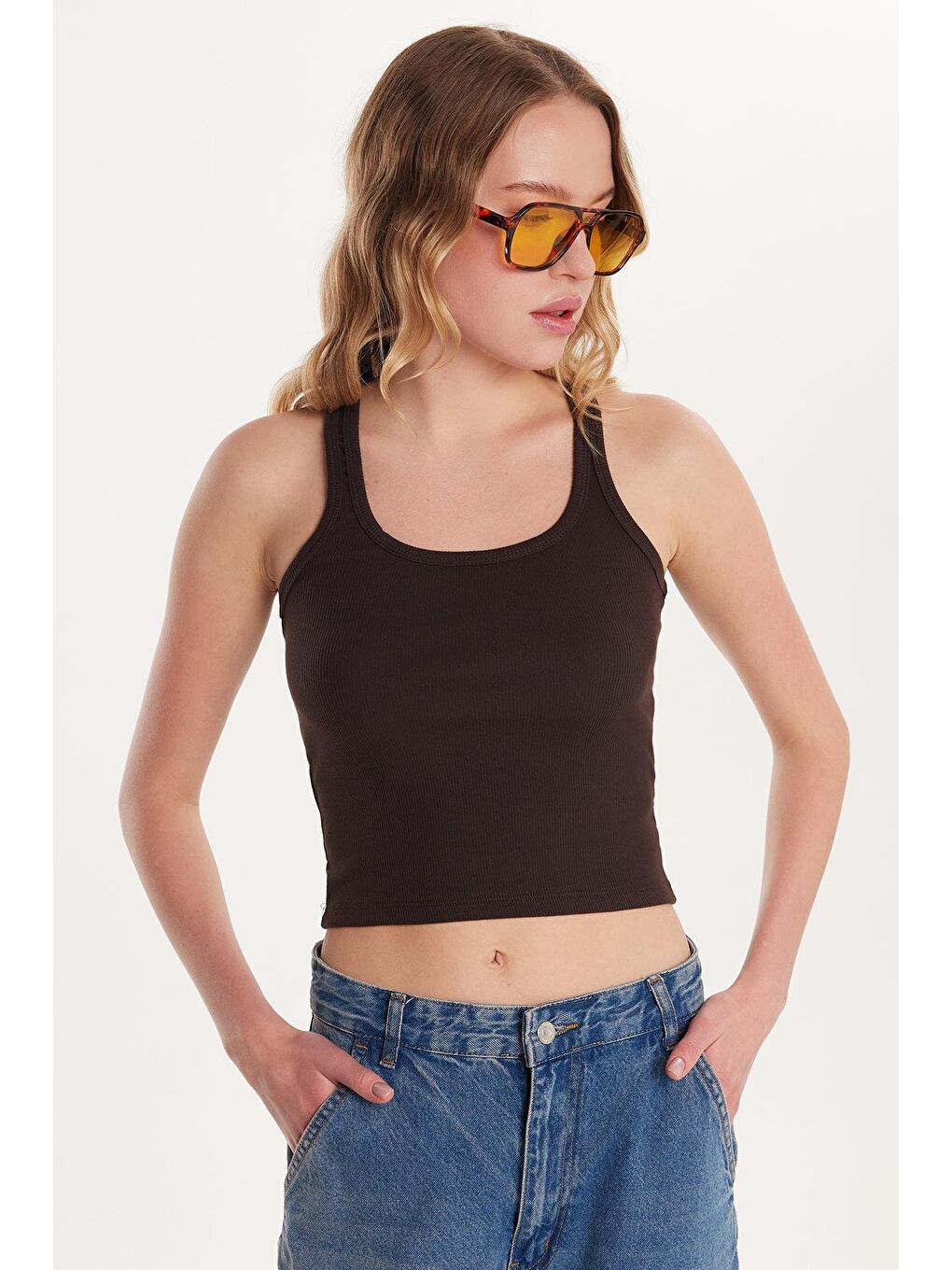 Kadın Slim Fit Dar Kesim İnce Askılı U Yaka Kahverengi Body Atlet