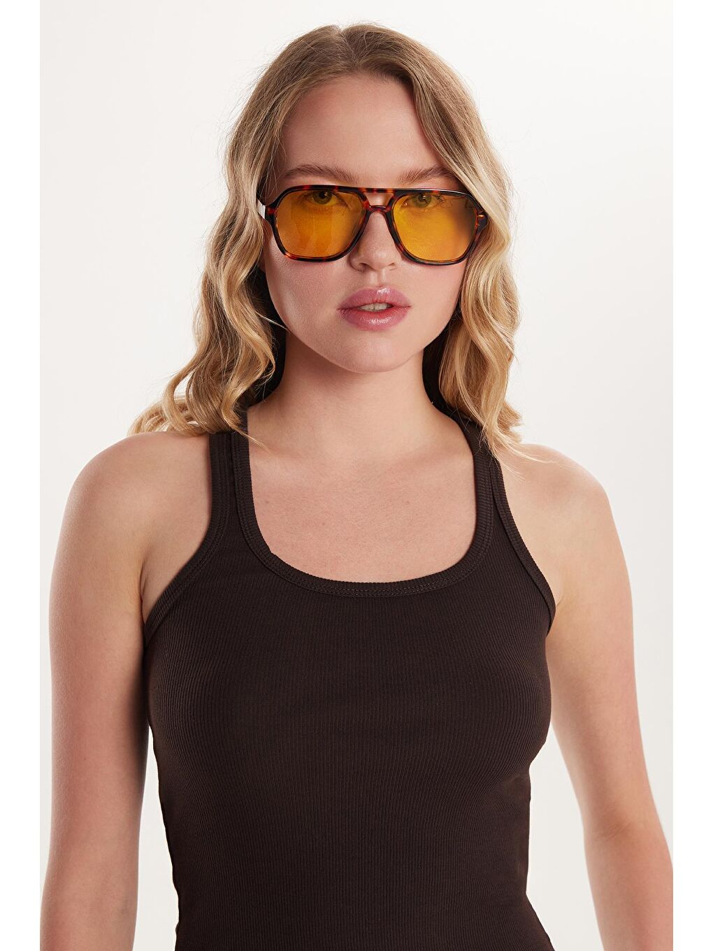 Kadın Slim Fit Dar Kesim İnce Askılı U Yaka Kahverengi Body Atlet-1