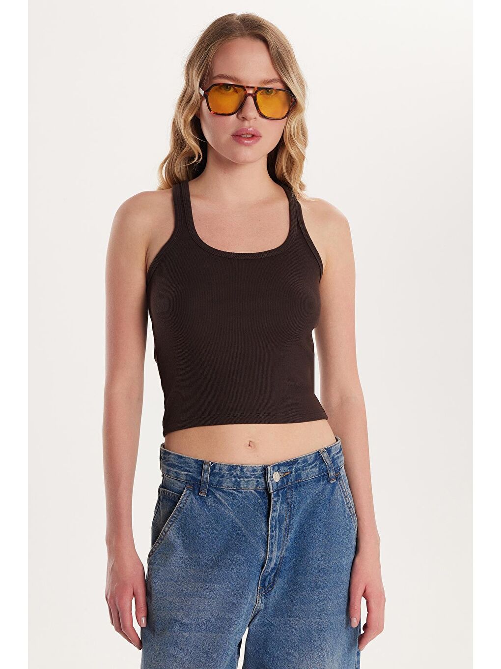 Kadın Slim Fit Dar Kesim İnce Askılı U Yaka Kahverengi Body Atlet-3