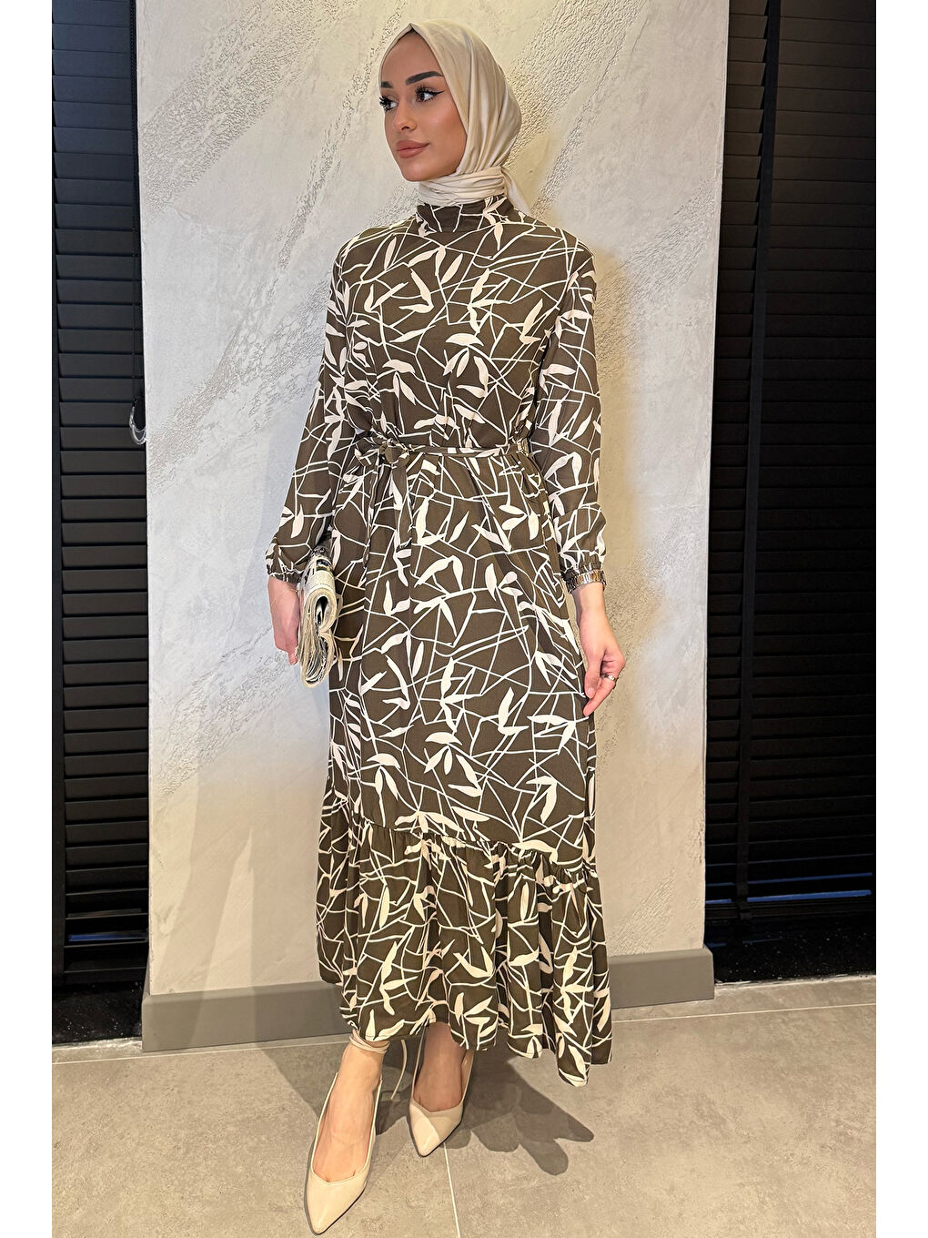Kahverengi Desenli Bel Bağlamalı Tesettür Viskon Elbise