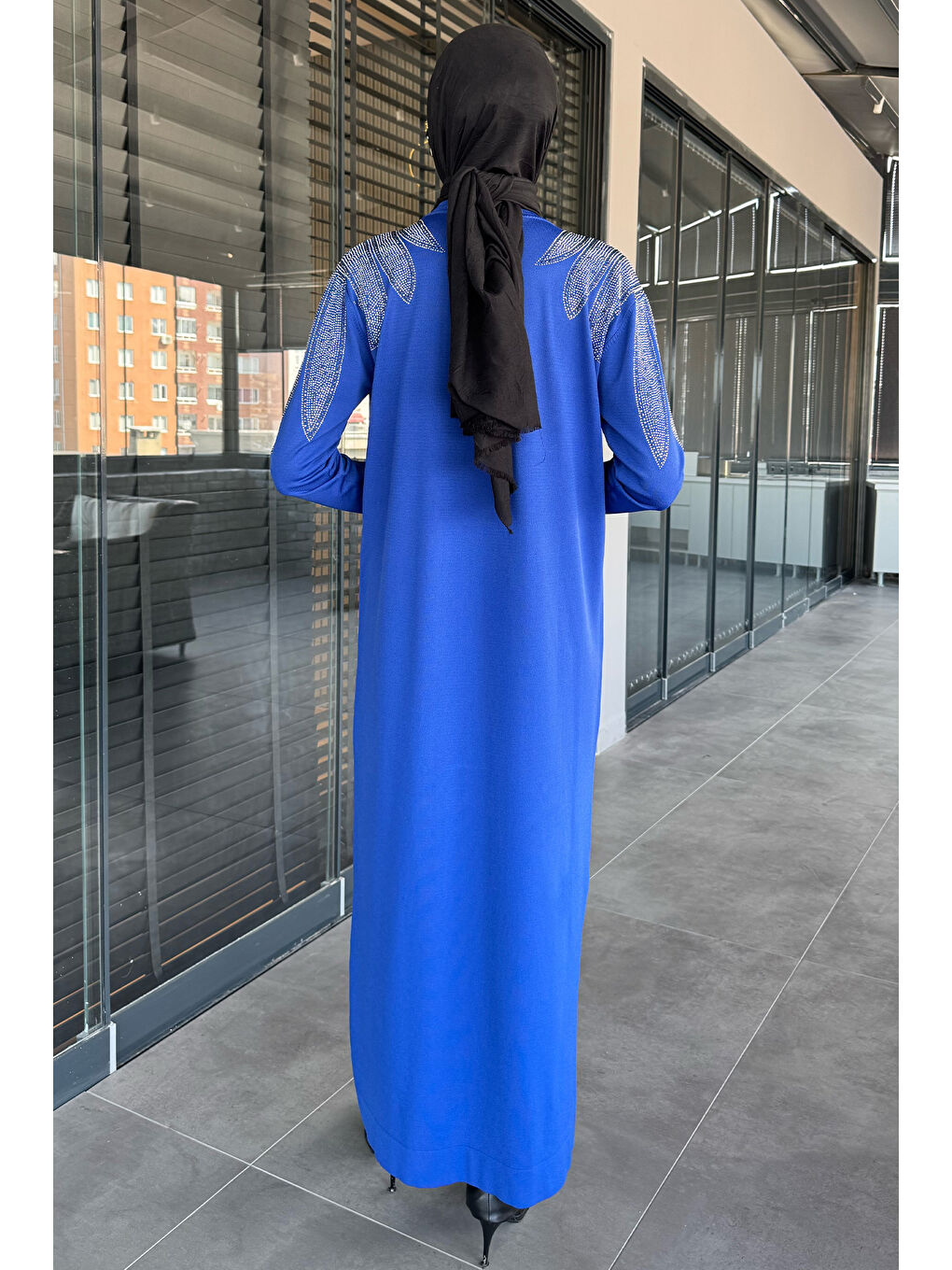 Mavi Taş İşlemeli Tesettür Triko Elbise-7