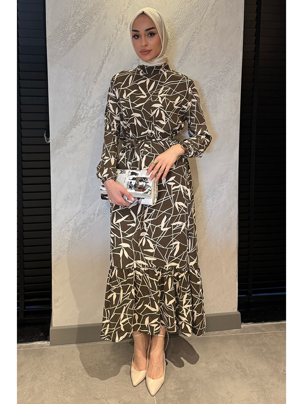 Kahverengi Desenli Bel Bağlamalı Tesettür Viskon Elbise-2