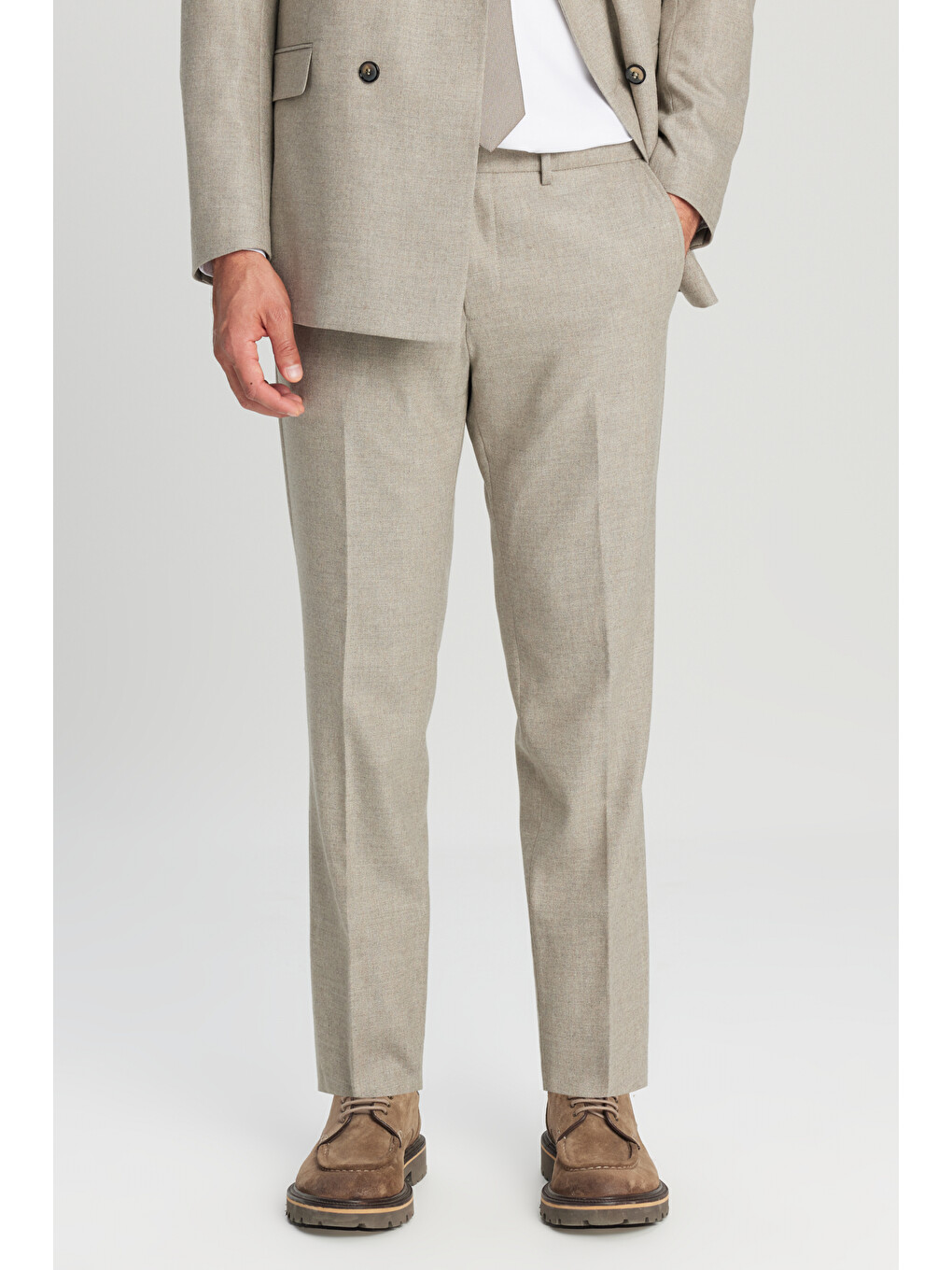 Erkek Bej Yünlü Slim Fit Dar Kesim Kırlangıç Yaka Kapak Cepli Kruvaze Takım Elbise-3