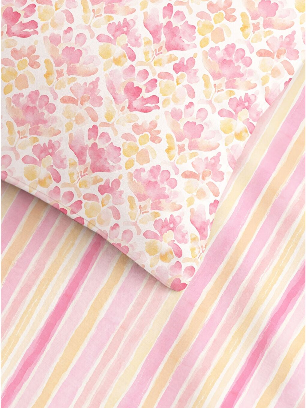 Beyaz Tek Kişilik Nevresim Takımı - Pembe Suluboya Çiçek Desenli Pamuklu Fermuarlı Nevresim Seti-1