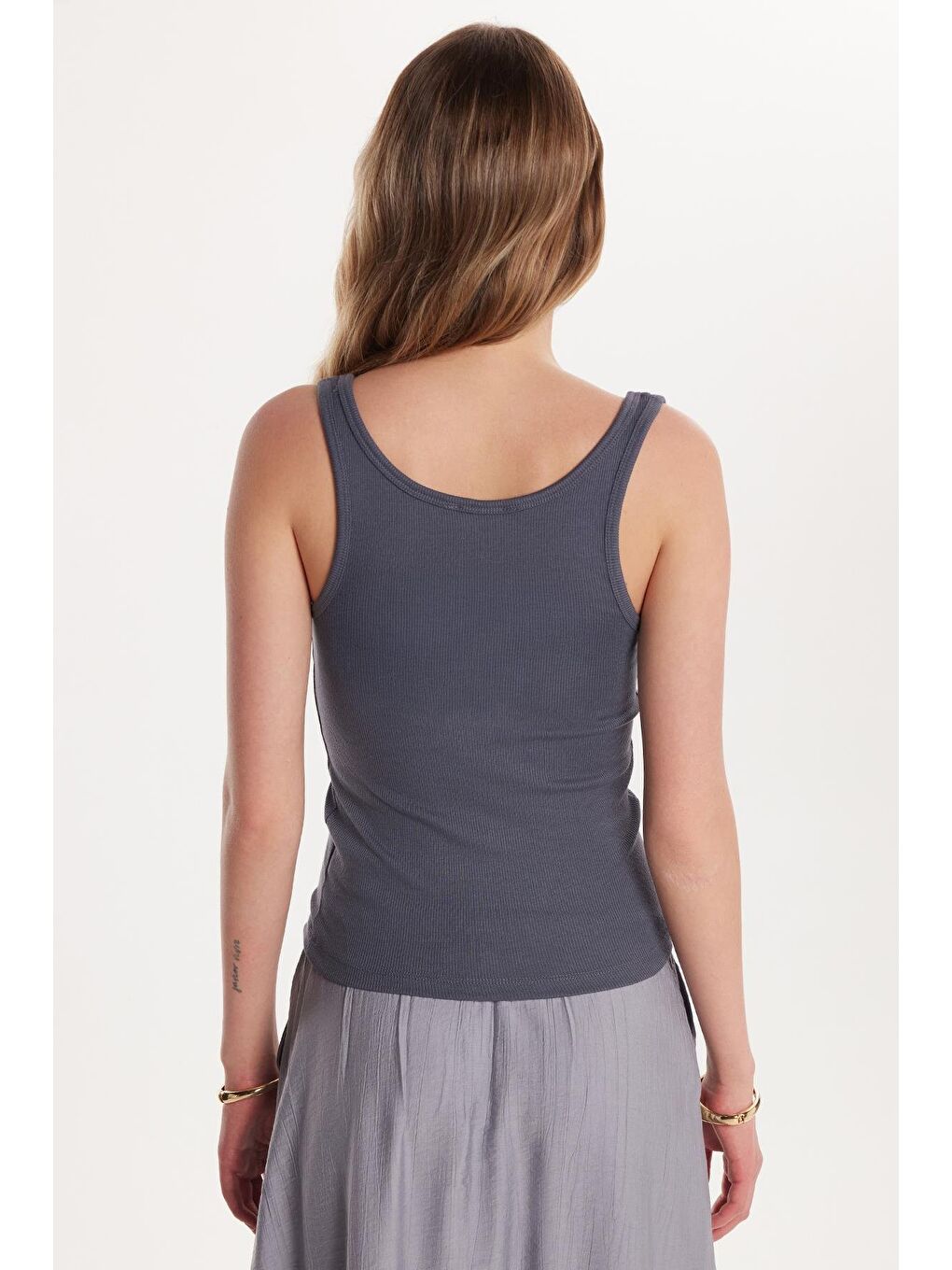 Kadın Modal Kumaş Standart Fit İnce Askılı U Yaka Düğmeli Antrasit Body Atlet-4