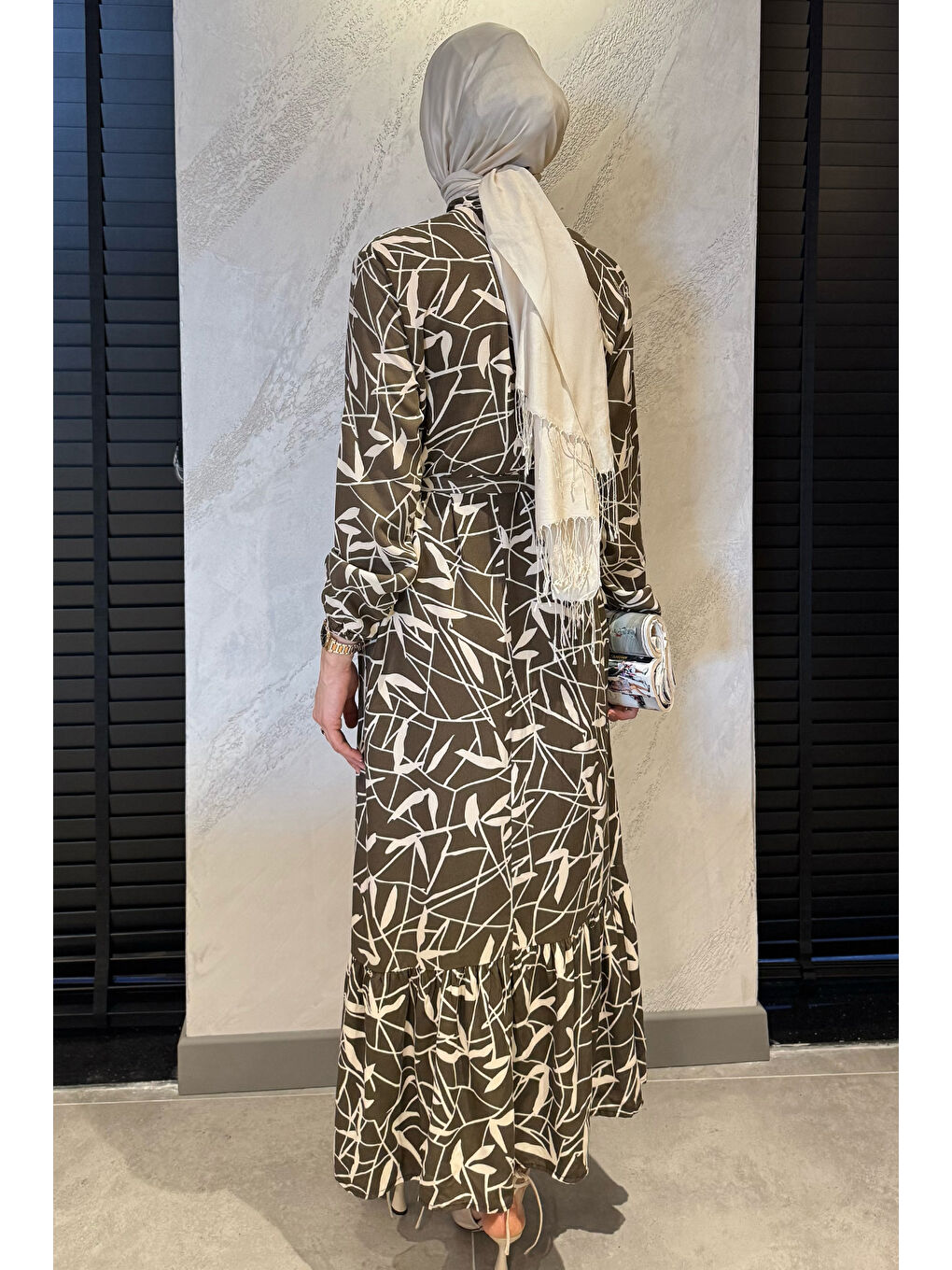 Kahverengi Desenli Bel Bağlamalı Tesettür Viskon Elbise-7