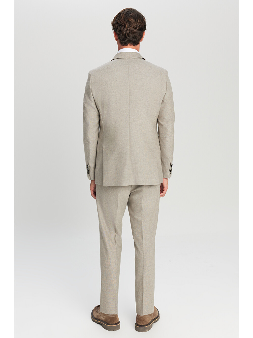 Erkek Bej Yünlü Slim Fit Dar Kesim Kırlangıç Yaka Kapak Cepli Kruvaze Takım Elbise-7