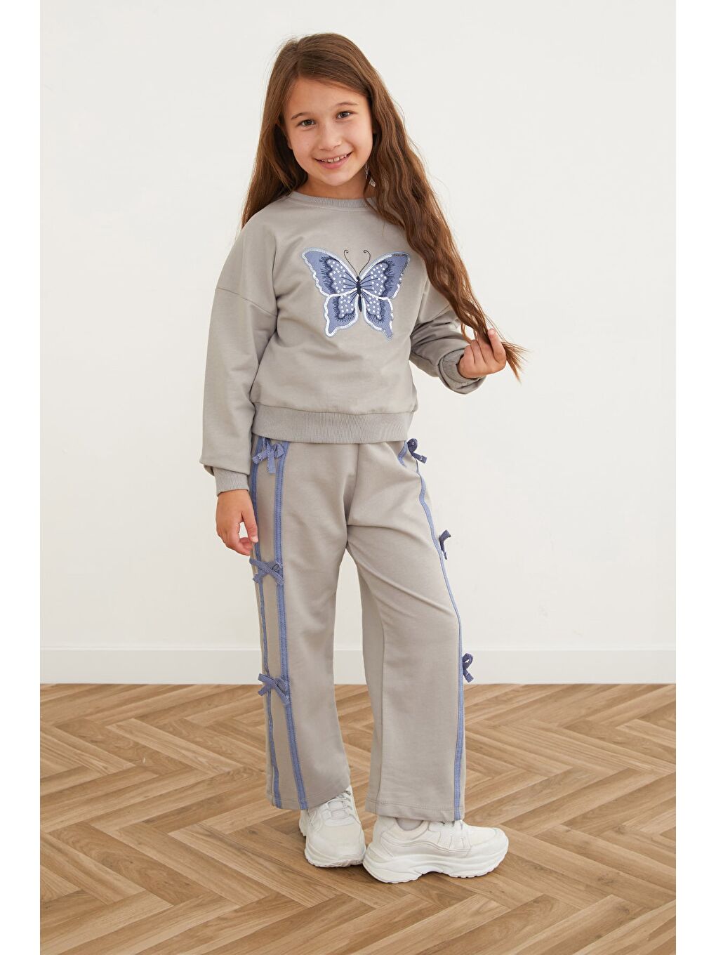 Gri Kelebek Nakışlı Kurdeleli Kız Çocuk Takım-2