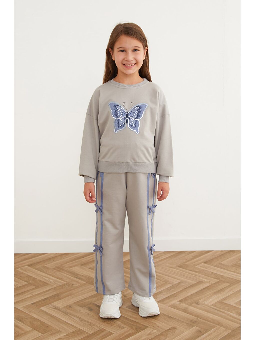 Gri Kelebek Nakışlı Kurdeleli Kız Çocuk Takım-4