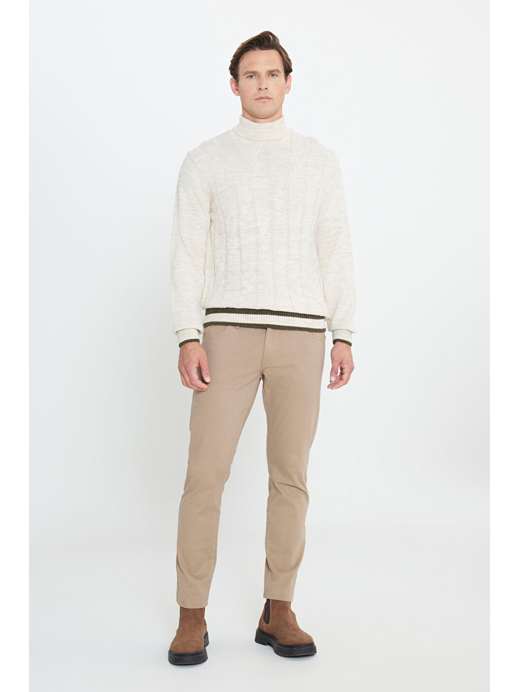 Erkek Açık Bej Standart Fit Normal Kesim Tam Balıkçı Yaka Jakarlı Triko-1