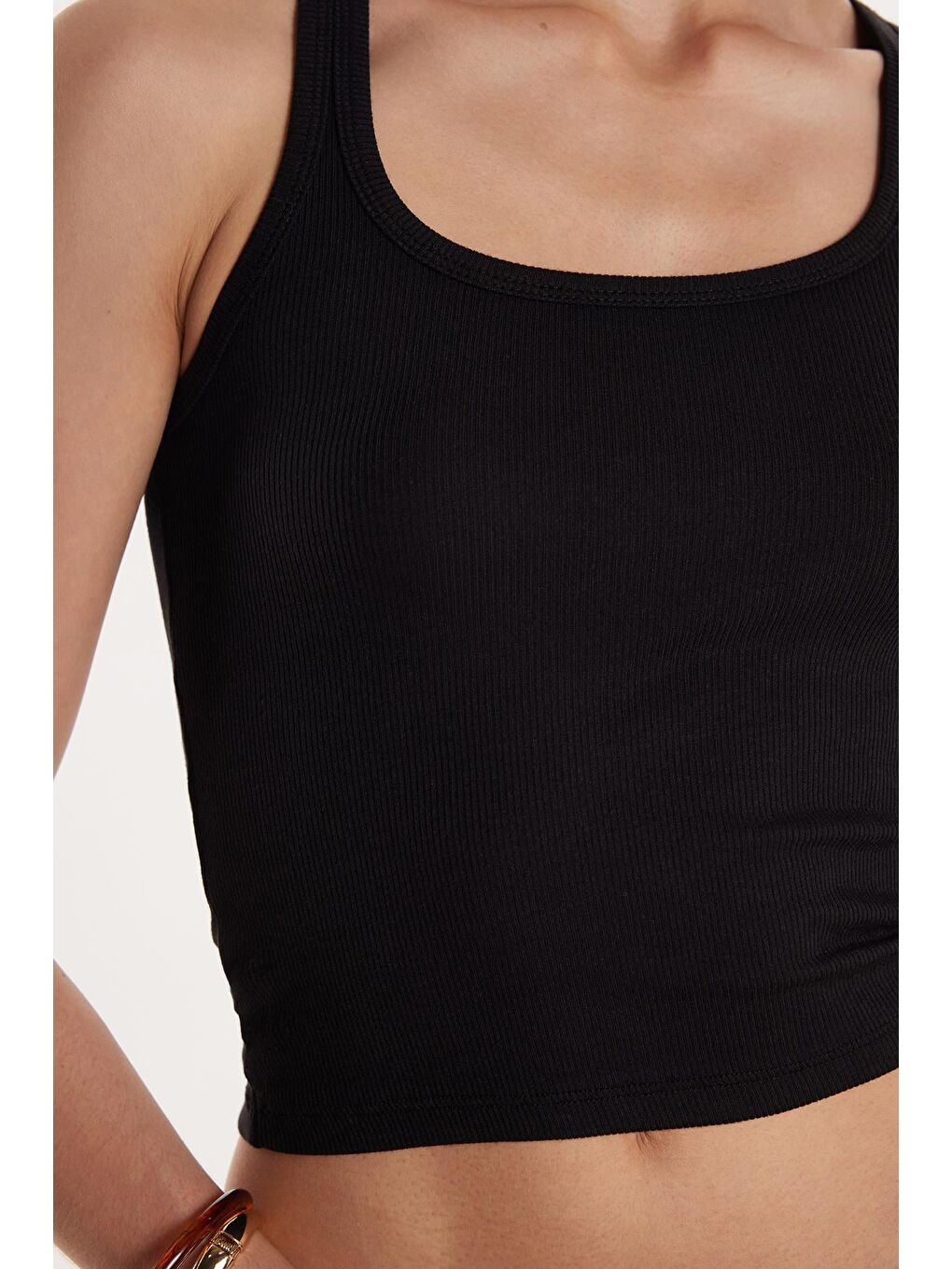 Kadın Slim Fit Dar Kesim İnce Askılı U Yaka Siyah Body Atlet-2