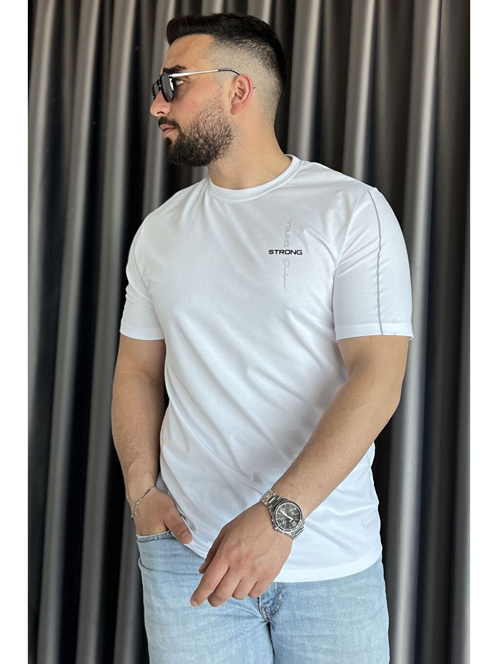 Beyaz Erkek Bisiklet Yaka Baskılı Şerit Detaylı Tişört-1