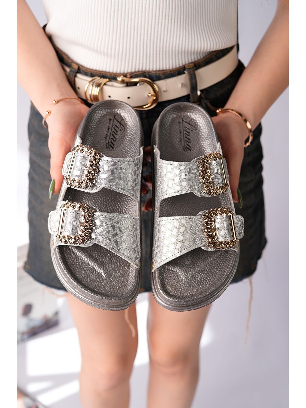 Gri GLİTZA Parlak Dokulu Çift Tokalı Günlük Kadın Terlik-3