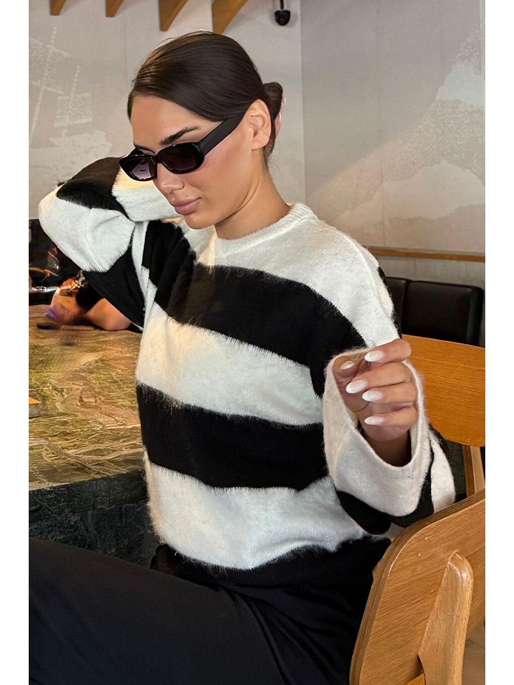 Siyah Bisiklet Yaka Çizgili Triko Kadın Kazak Mg2472-4