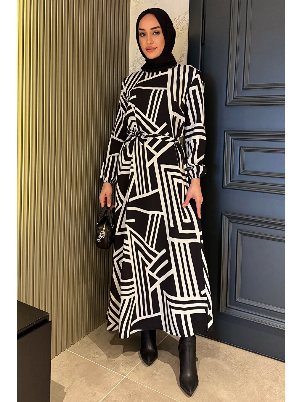 Ekru Bel Kuşaklı Kendinden Desenli Tesettür Elbise-3