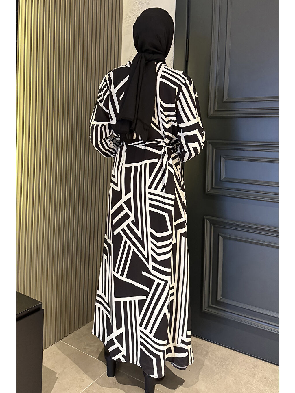 Ekru Bel Kuşaklı Kendinden Desenli Tesettür Elbise-6